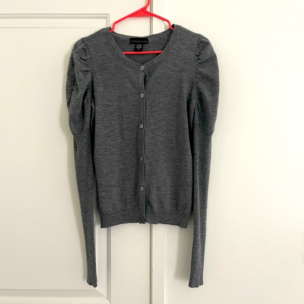 ♦️ 3 for $15 ♦️ Gray cardigan